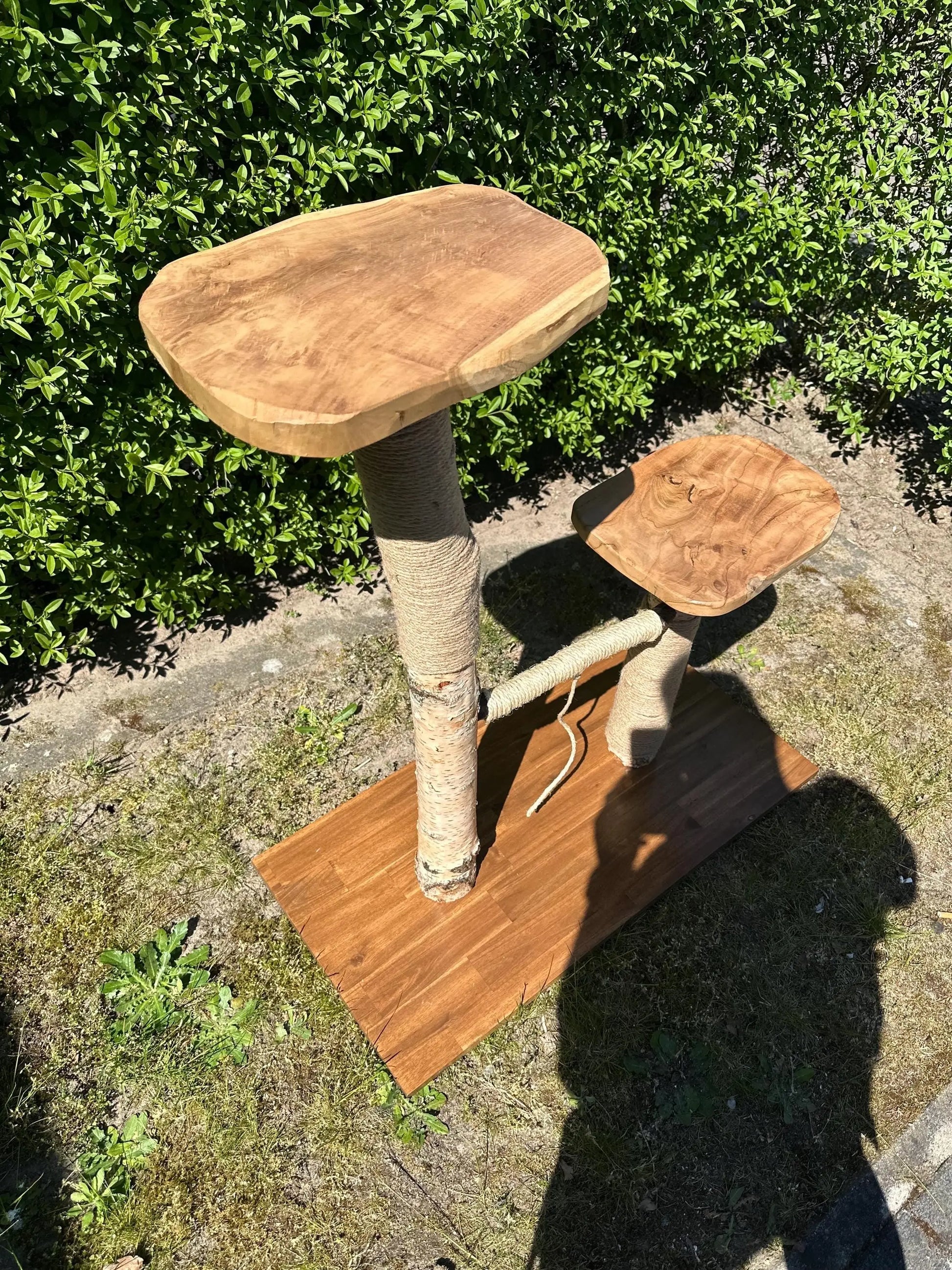 Kratzbaum "Emma" mit 2 Liegeflächen – 80-90 cm hoch – stabil & modern – Katzenmöbel für große u. kleine Katzen – Kratzsäule aus Natur-Sisal Bunterkopf